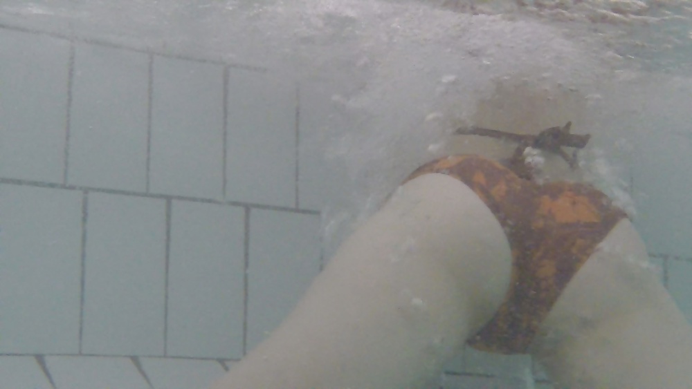 Mich In öffentlichen Schwimmbad #30806019