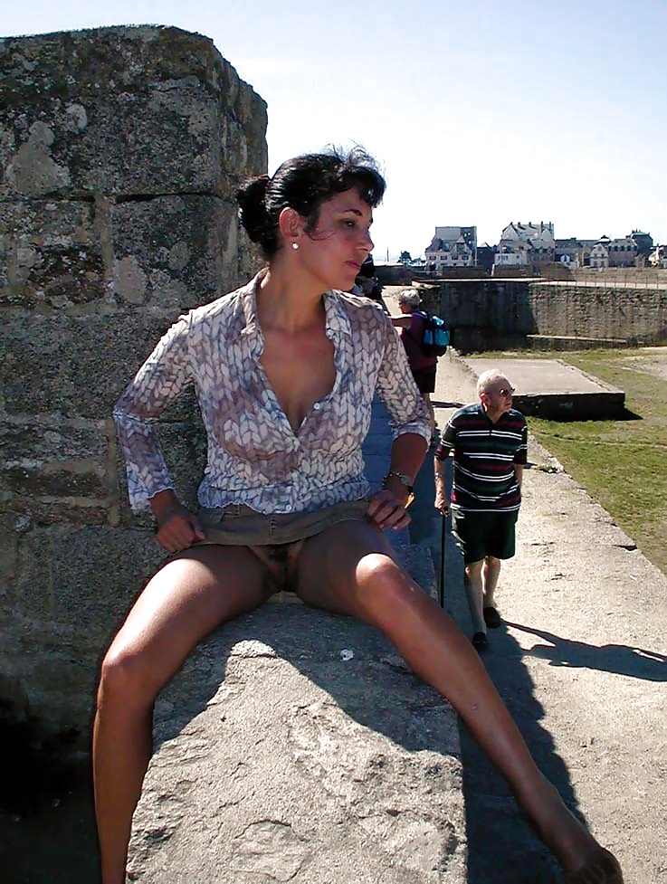 FRENCH NADINE flashing at Concarneau 2003  #27121833