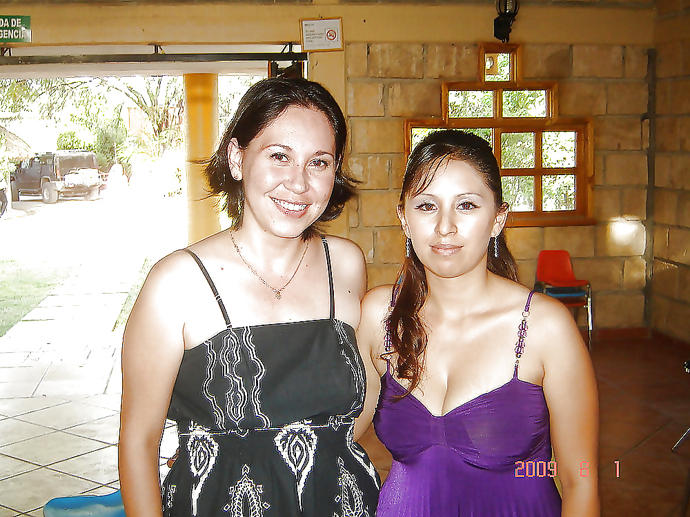 Hermanas lucy y paola pinzon（ヘルマナス・ルーシー・イ・パオラ・ピンソン
 #30049892
