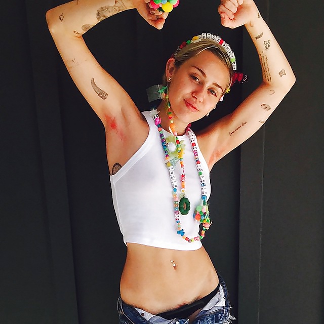 Miley Cyrus #26090594