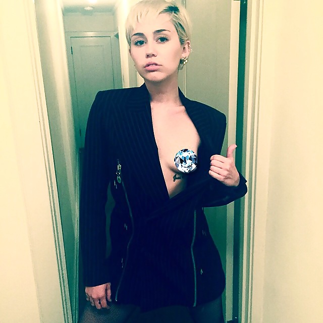 Miley Cyrus #26090722