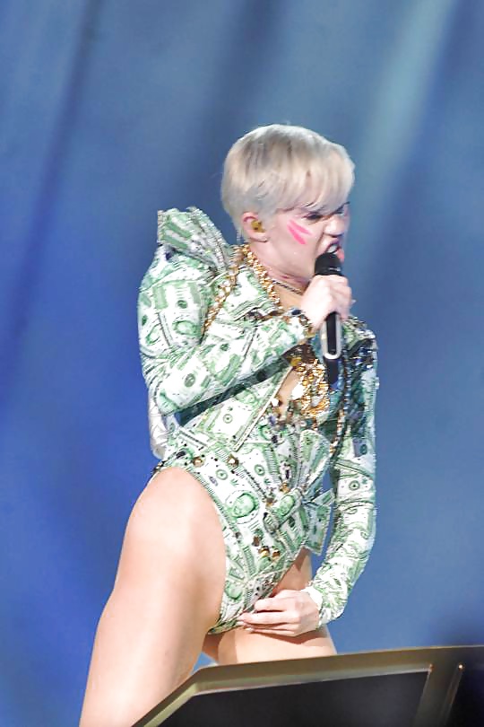 Miley Cyrus #26091521