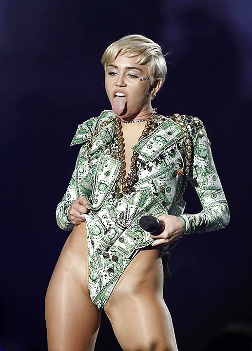Miley Cyrus #26091754