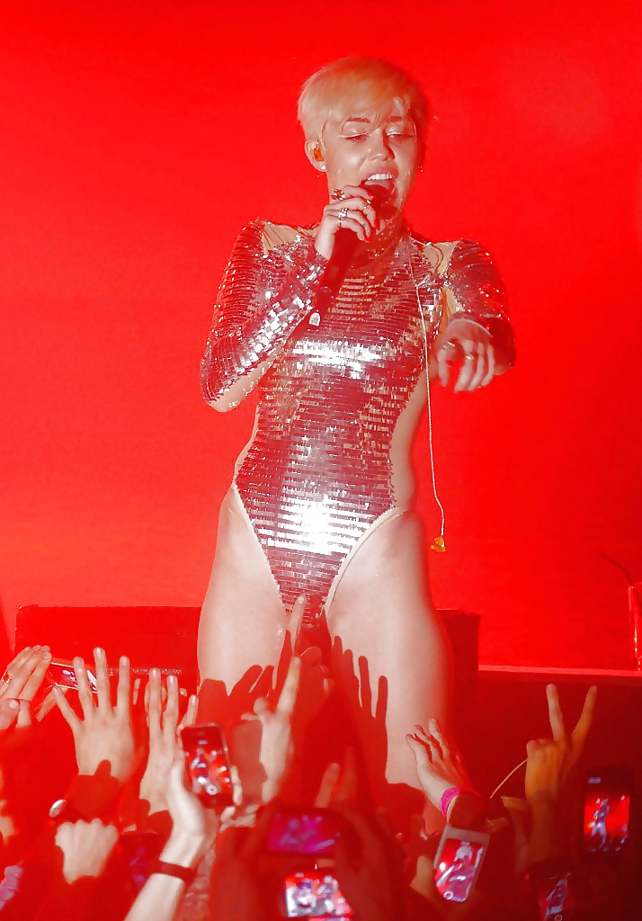 Miley Cyrus #26091977