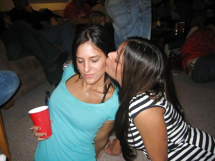 Girls Kissing Girls 17 #40873867