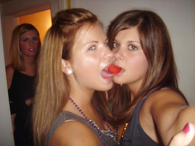 Girls Kissing Girls 17 #40873879