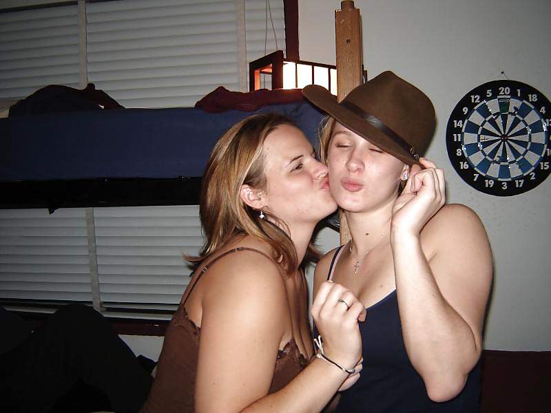 Girls Kissing Girls 17 #40873894