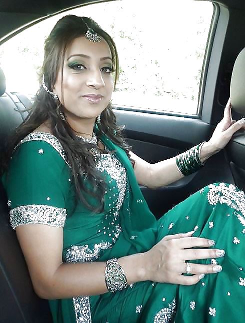 Desi bellezza in seta.
 #23430327