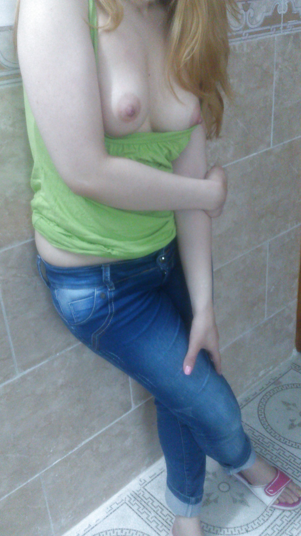 Mi esposa 2
 #31022489