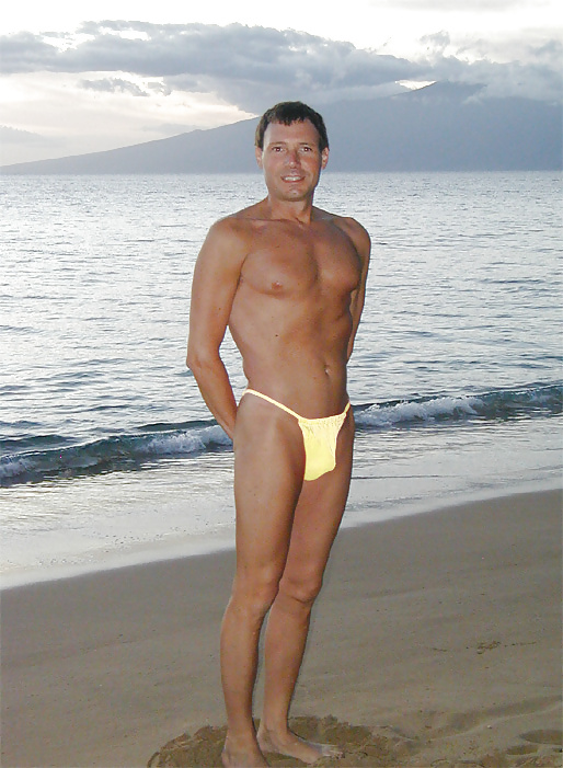 Maui spiaggia bikini picrtures
 #32975694