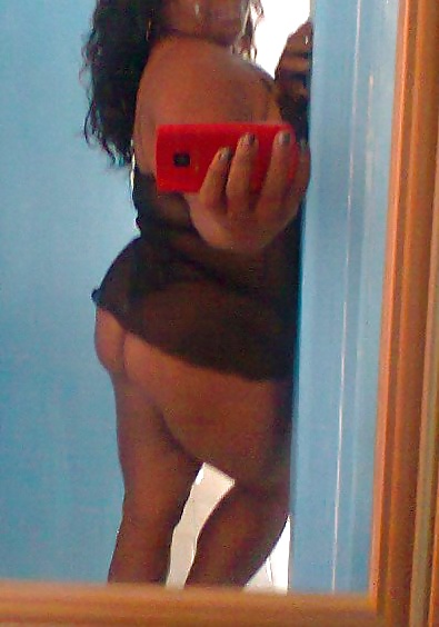 Amiga brasileña de 50 años
 #38716471