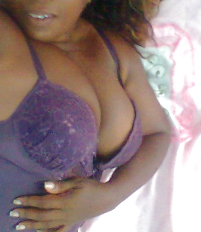 Amiga brasileña de 50 años
 #38716505