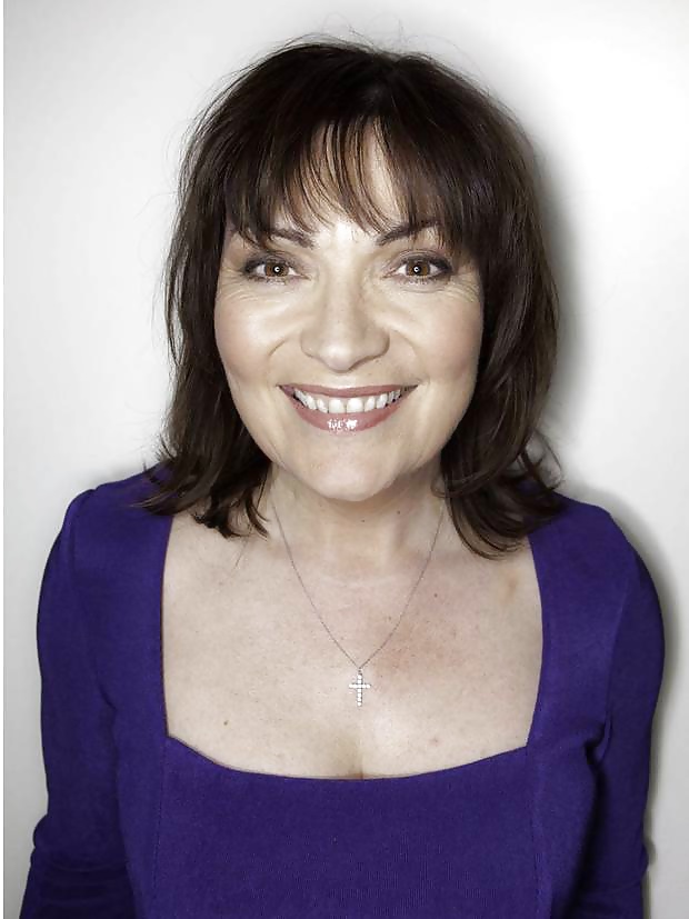 LORRAINE KELLY #24076717