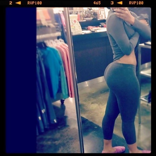B7bottoms in leggings
 #22943609