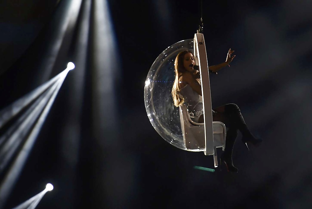 Ariana grande a ema's 2014 parte 2
 #31045492