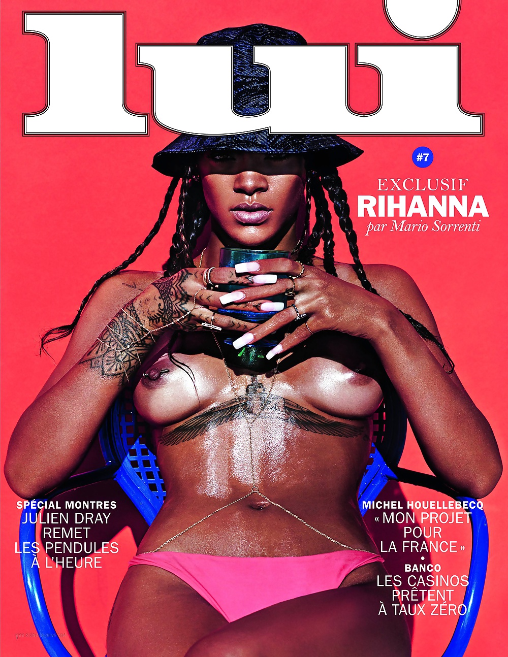 ¡Sesión de fotos de Rihanna desnuda!
 #25859031