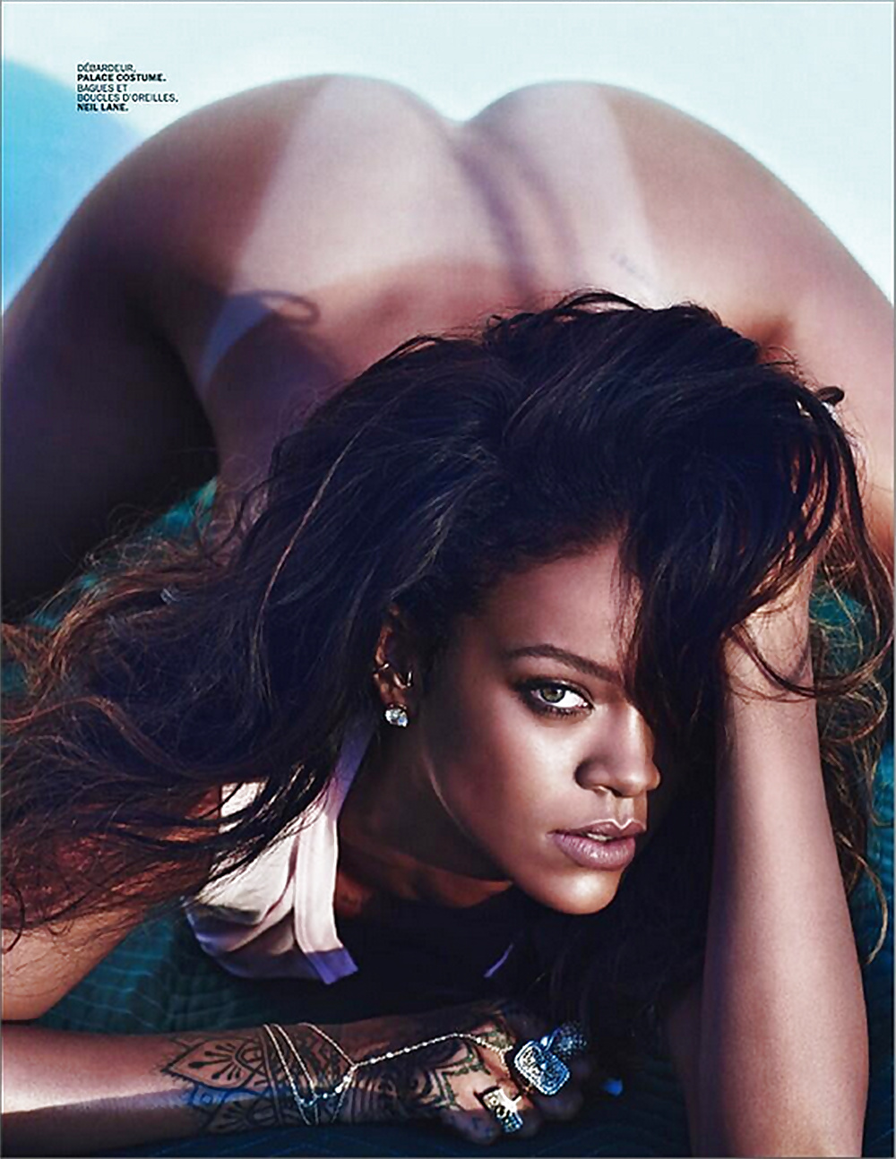 ¡Sesión de fotos de Rihanna desnuda!
 #25859050