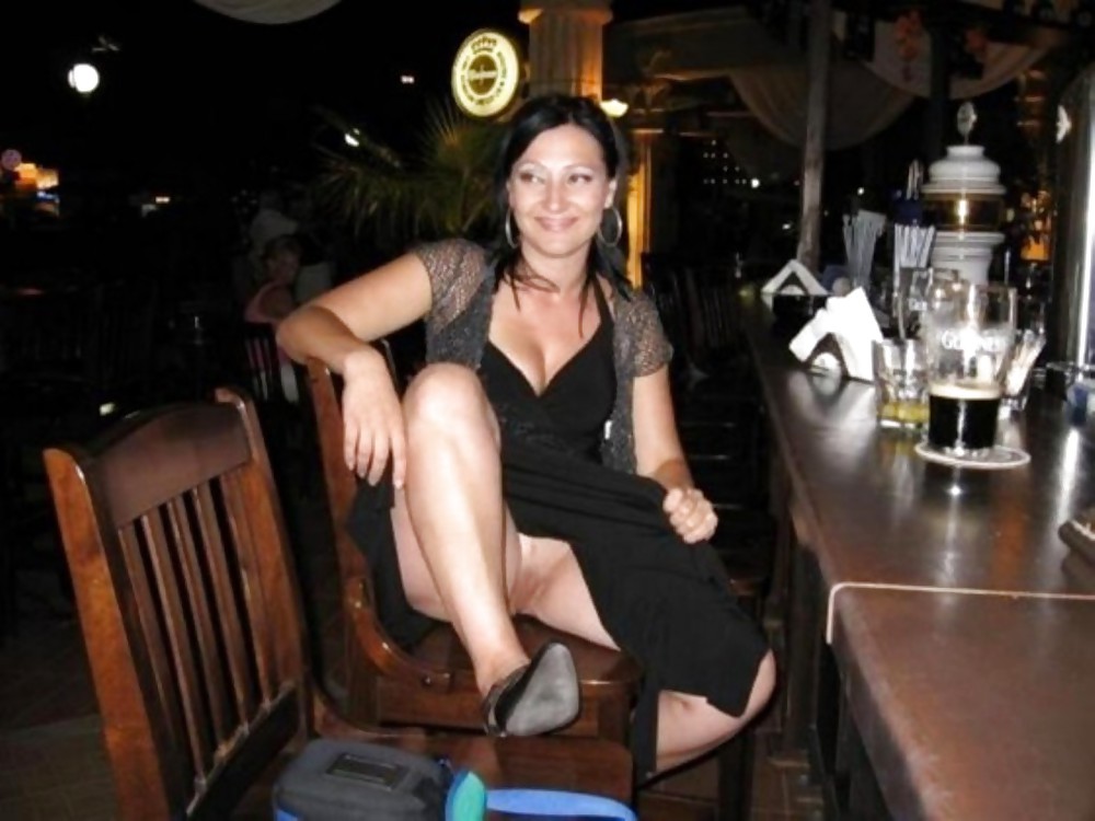 Flashing e upskirts in pubblico
 #25009404