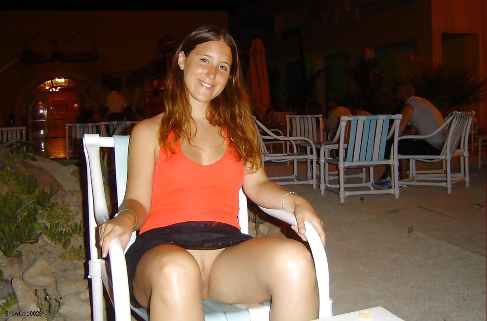 Flashing e upskirts in pubblico
 #25009439