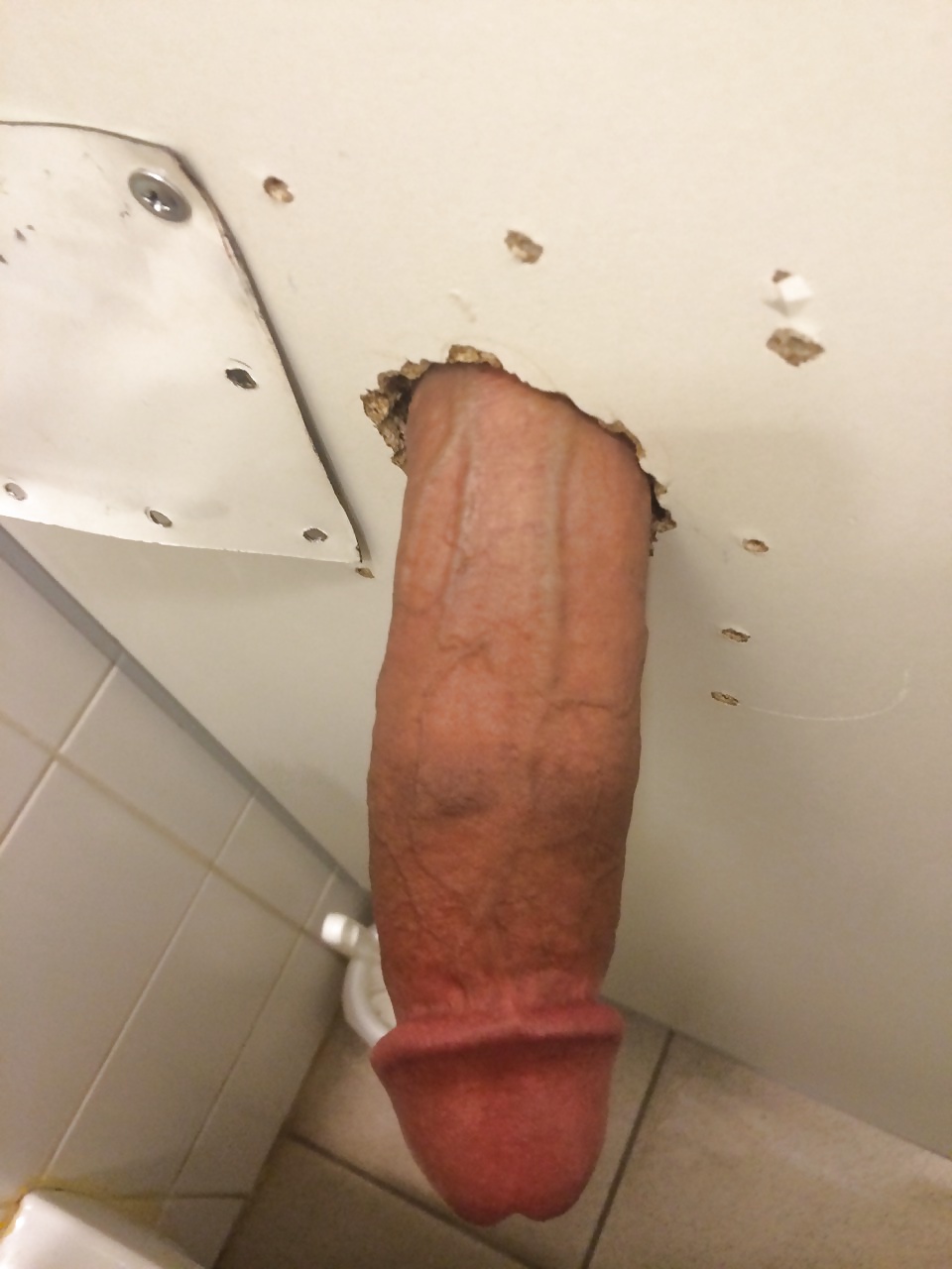 Bites Gloryhole #28909066