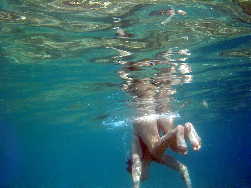 Bikini bajo el agua
 #34184559