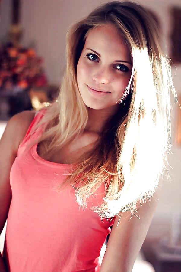 ガール
 #24470857