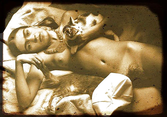 Frida Kahlo and Salma Hayek as frida #26509059