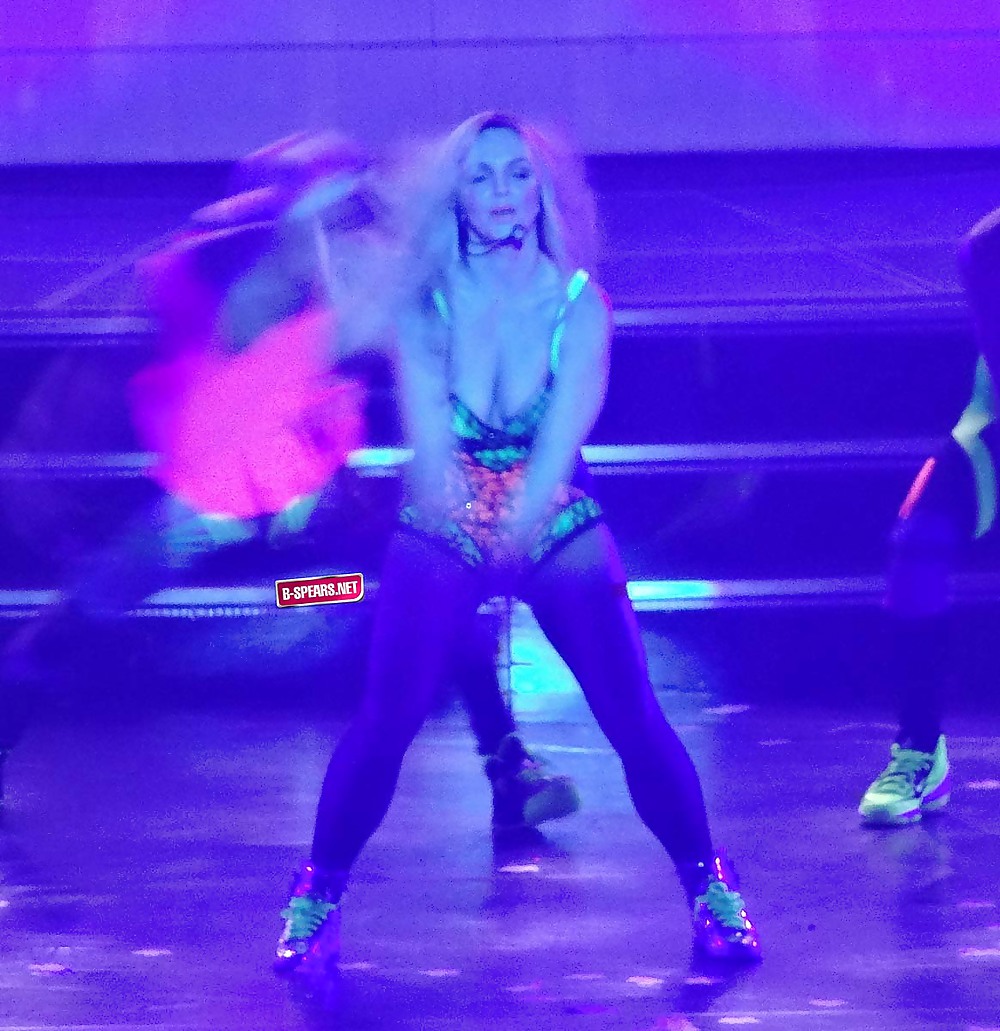 Britney spears tour 2013
 #23842196
