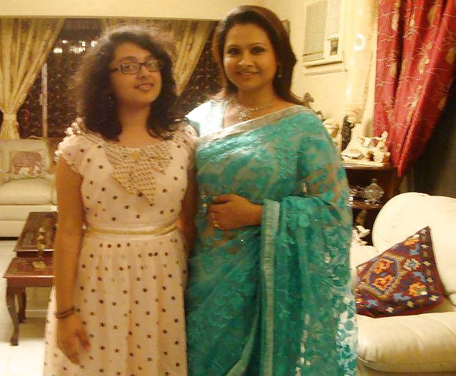 Madres indias con hijas insatisfechas
 #32838296