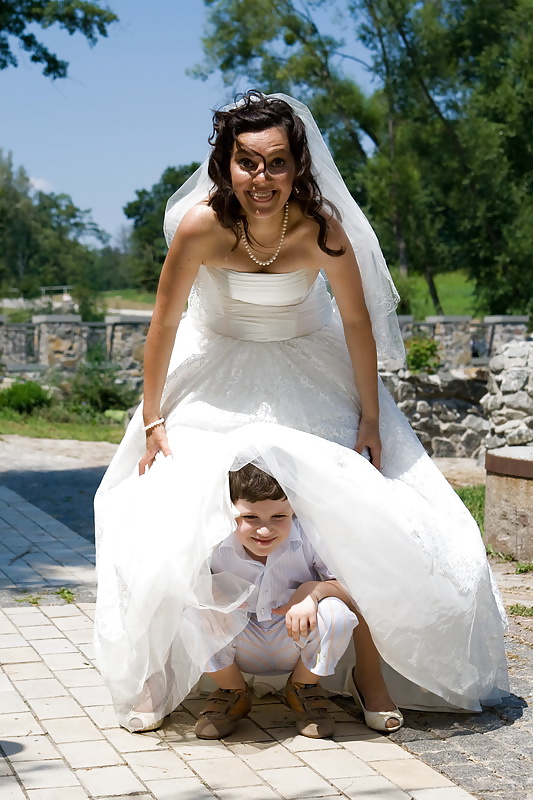 Bajo el vestido de novia
 #40804665