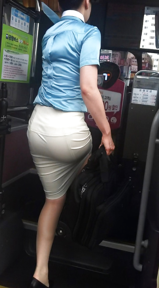Korean Stewardess In Der Öffentlichkeit #28189456
