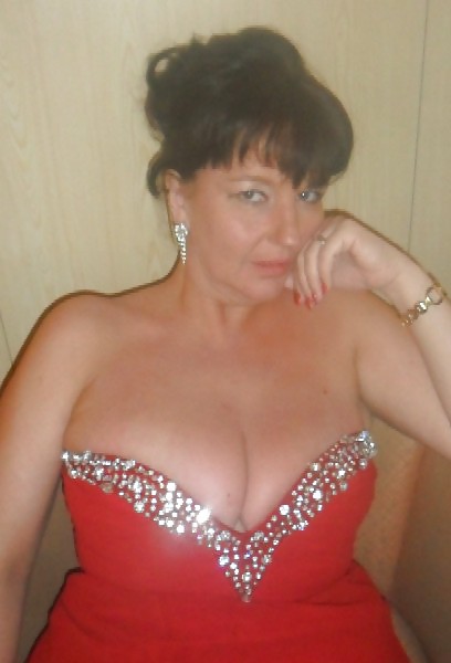 Stunning big titted MILF Evie #22993118