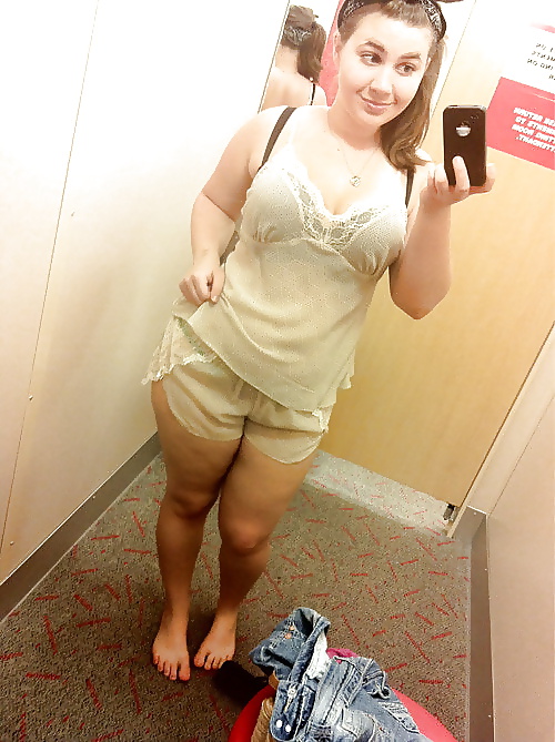 Cuties with Curves #24848405