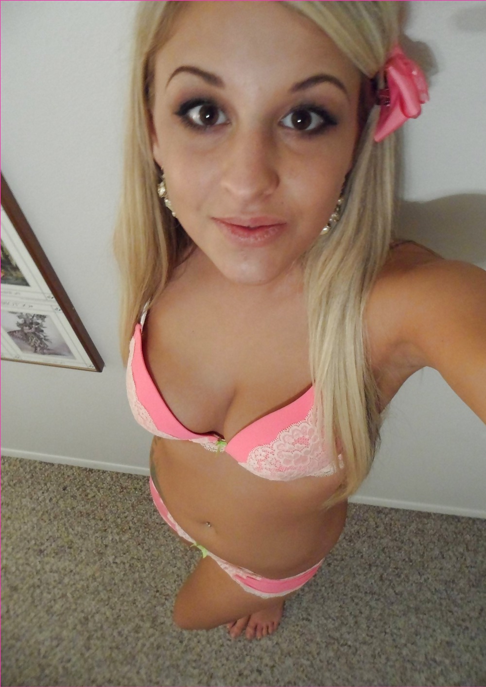 Princess Barbie is a slag whore fucks herself #35806833