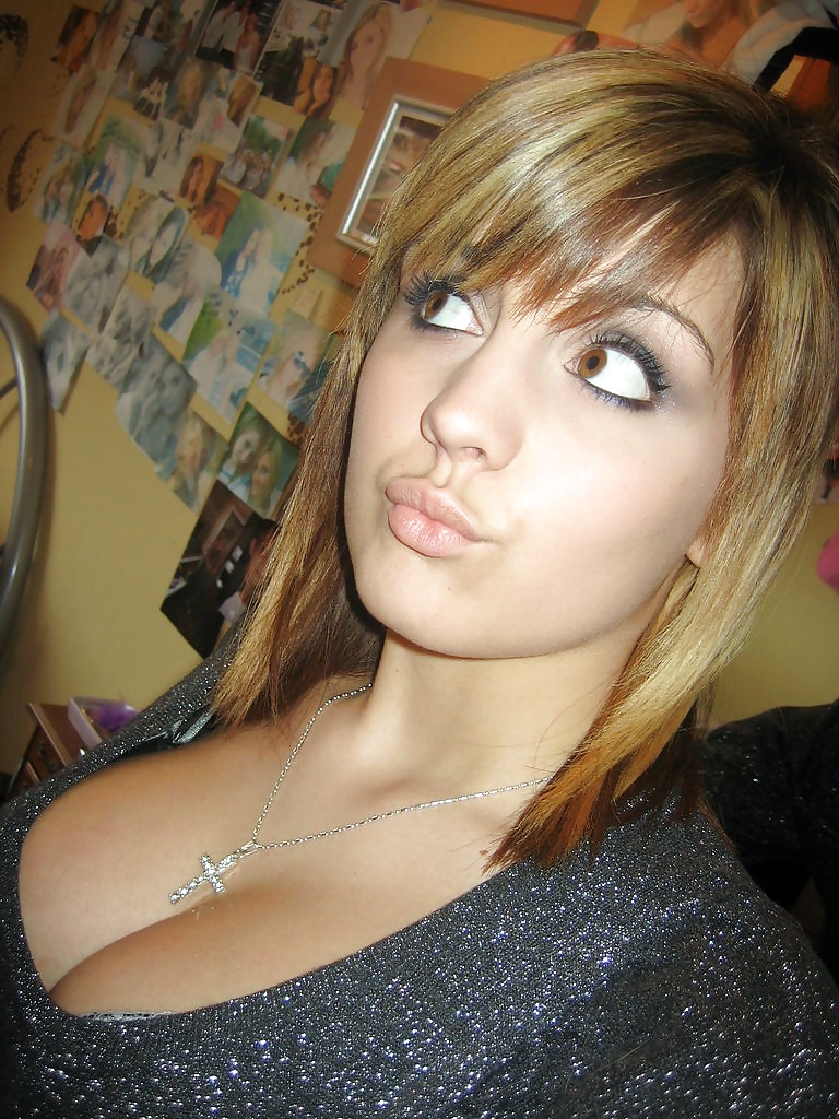 Busty Teens Cleavage 3 #25926149