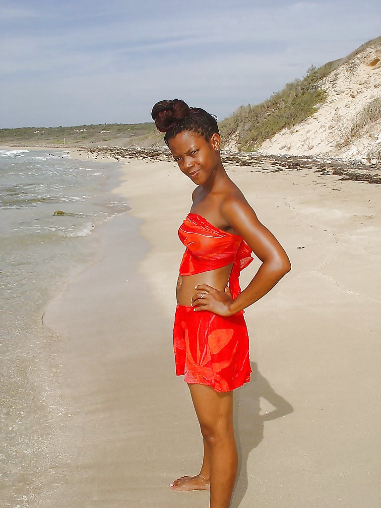 Displaying young ebony crack on the beach...Part 1 #33121049