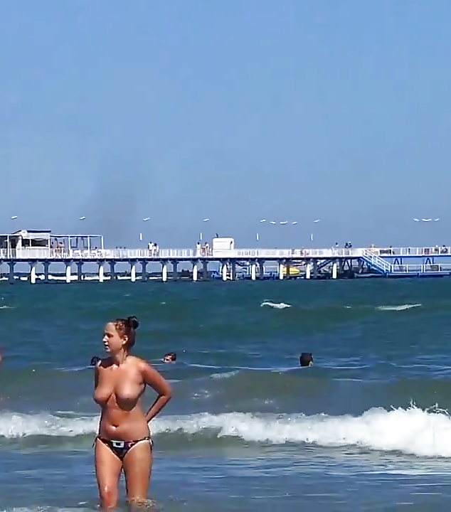 Spy sexy teens topless spiaggia estate rumeno
 #40614594