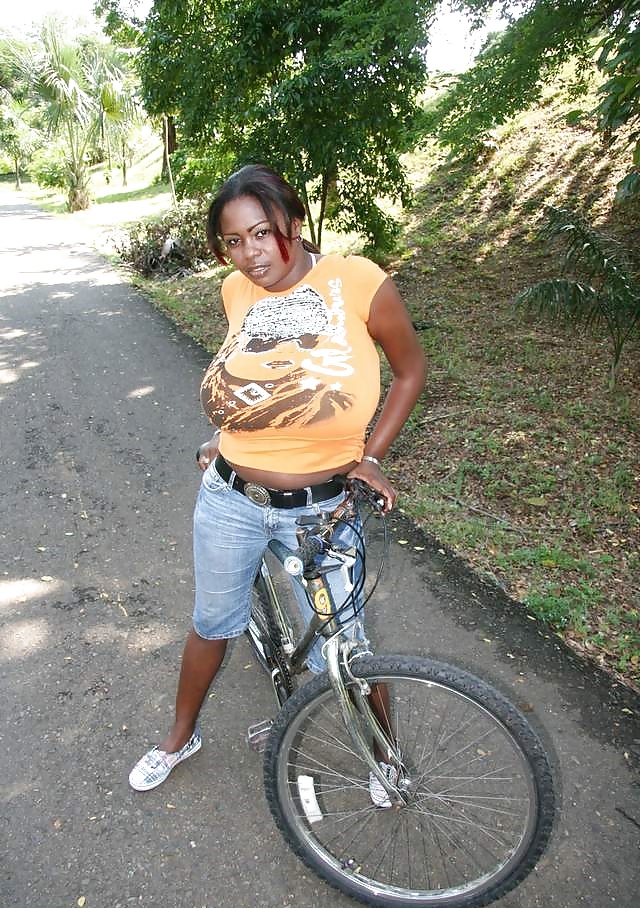 Paseo en bicicleta (dominicana)
 #25094581