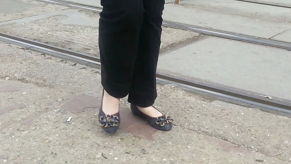 Spy pies, las piernas, el pie, el tobillo mujeres sexy rumano
 #39658389