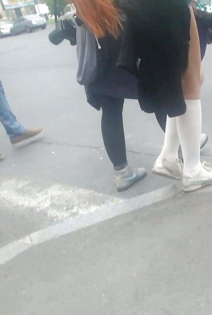 Spy pies, las piernas, el pie, el tobillo mujeres sexy rumano
 #39658424