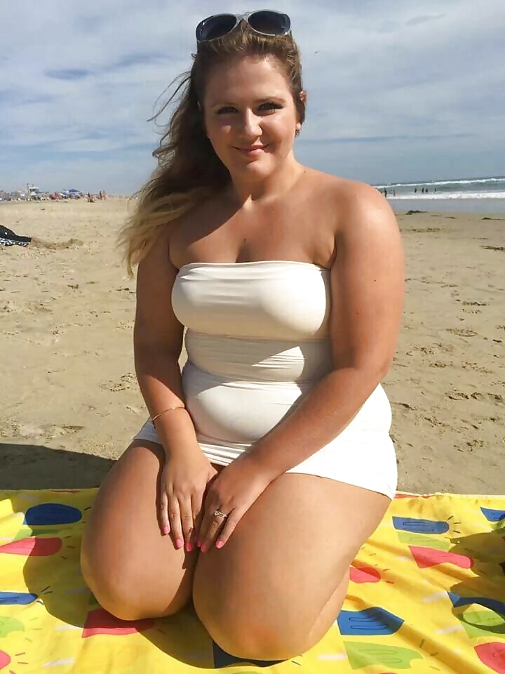 Hermosas damas
 #26702037