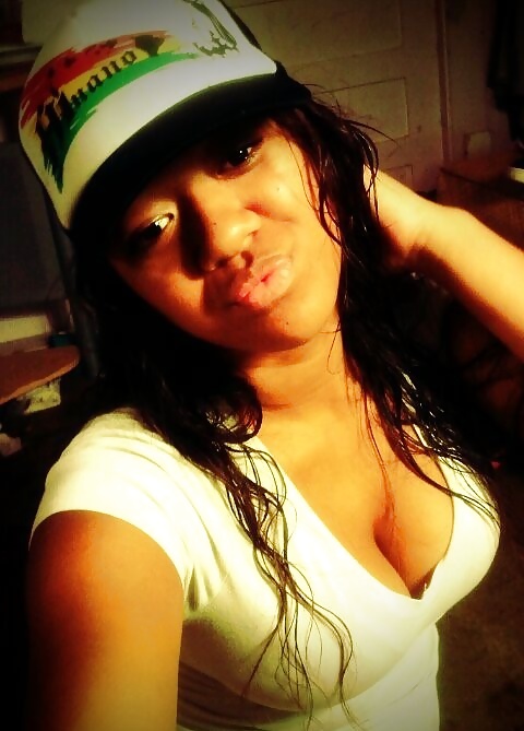 Ella flexionando
 #35159469