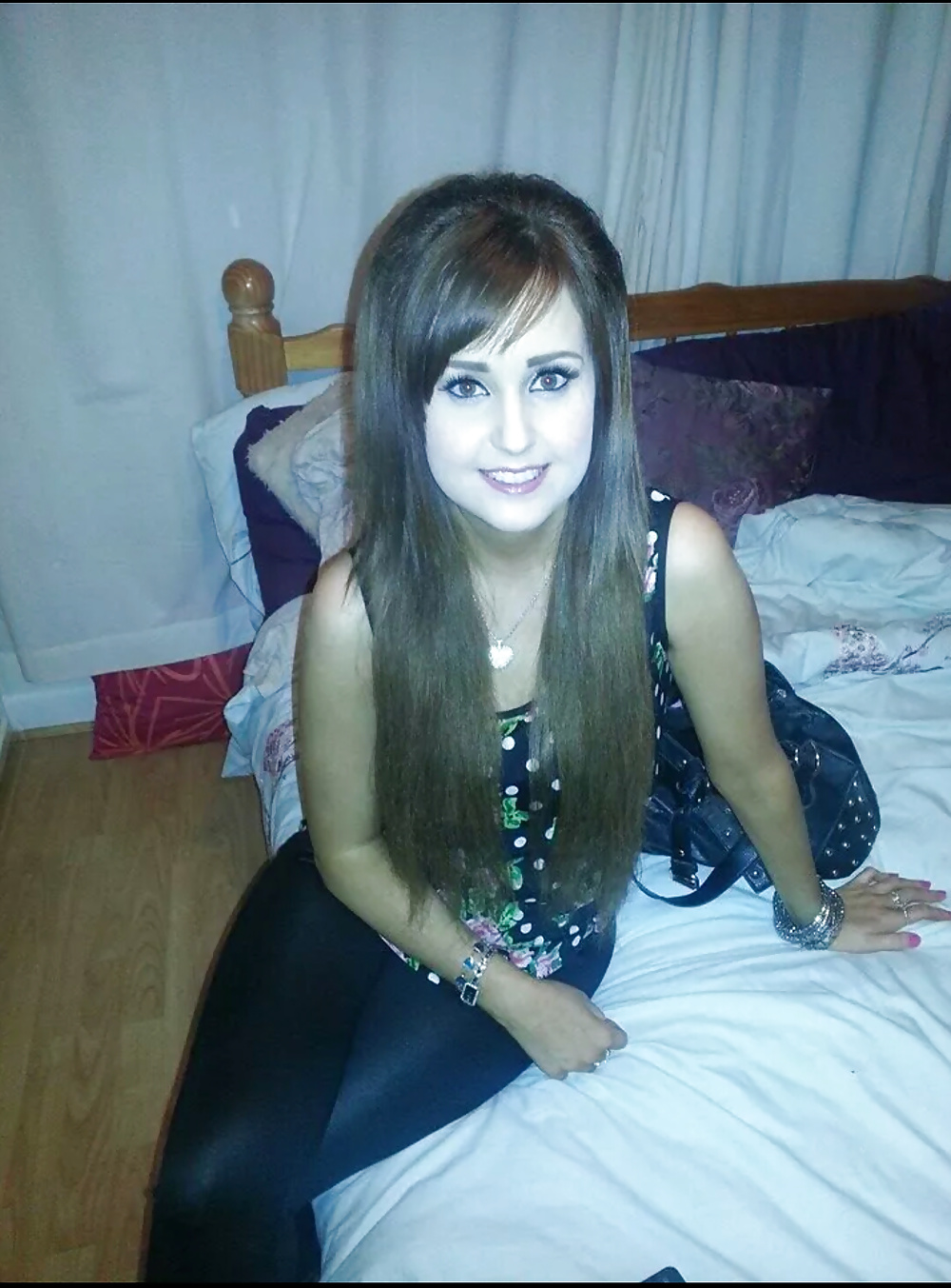 My sexy girlfriend with brown hair...leave comments  #29118469