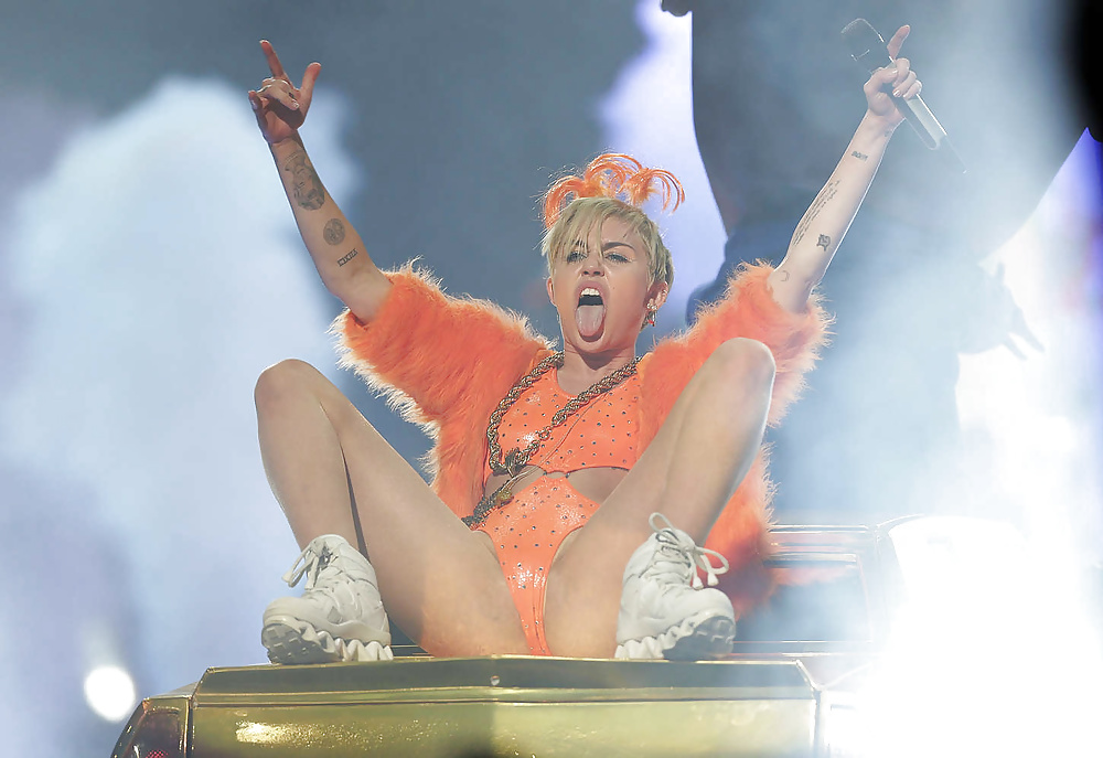 Miley Cyrus - Dirty Teen Hure Ficken #32046933