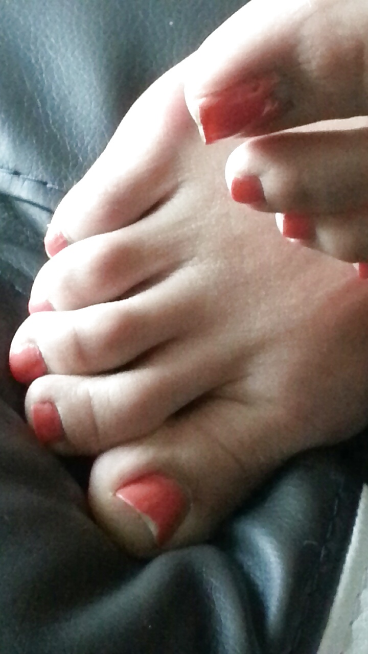 フランス人妻のピンクの足とつま先
 #34197102
