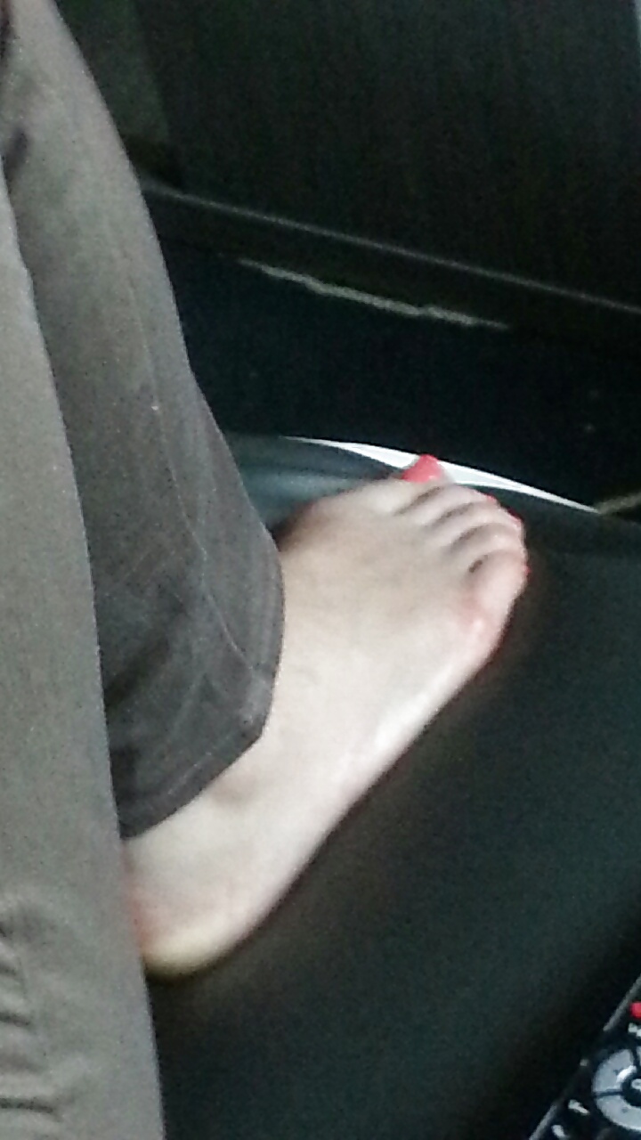 Esposa amante francesa pies rosados dedos de los pies
 #34197207