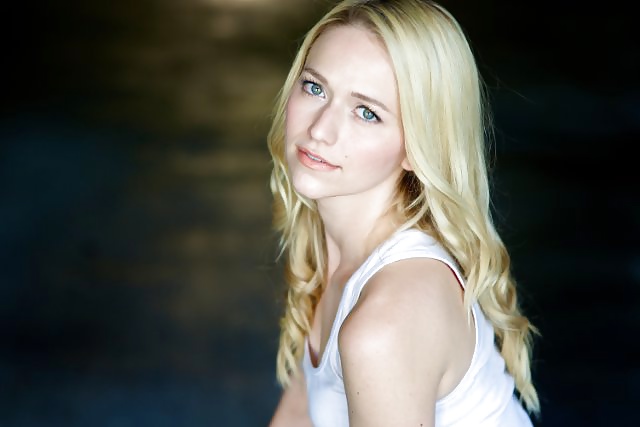 Hermosa rubia johanna braddy 
 #39946692