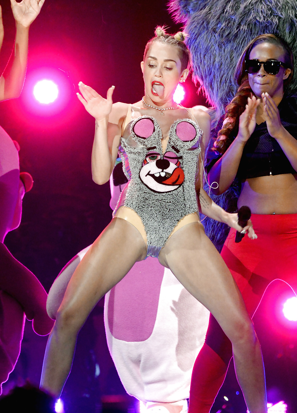 Miley Cyrus  #29411175