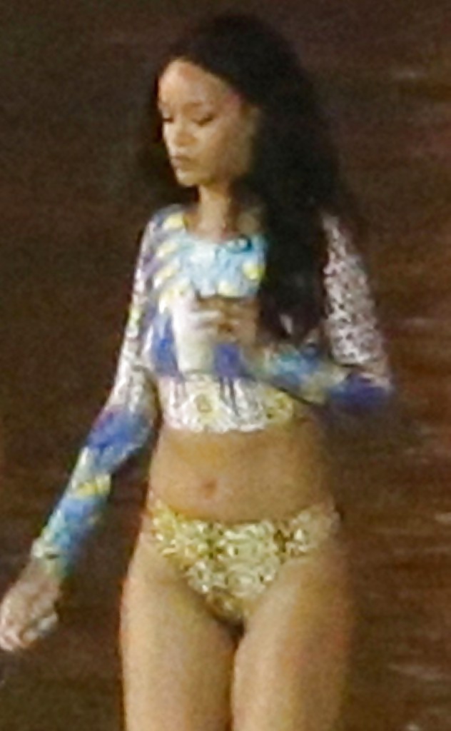 Rihanna Rio de Janeiro Bikini photos #28021295