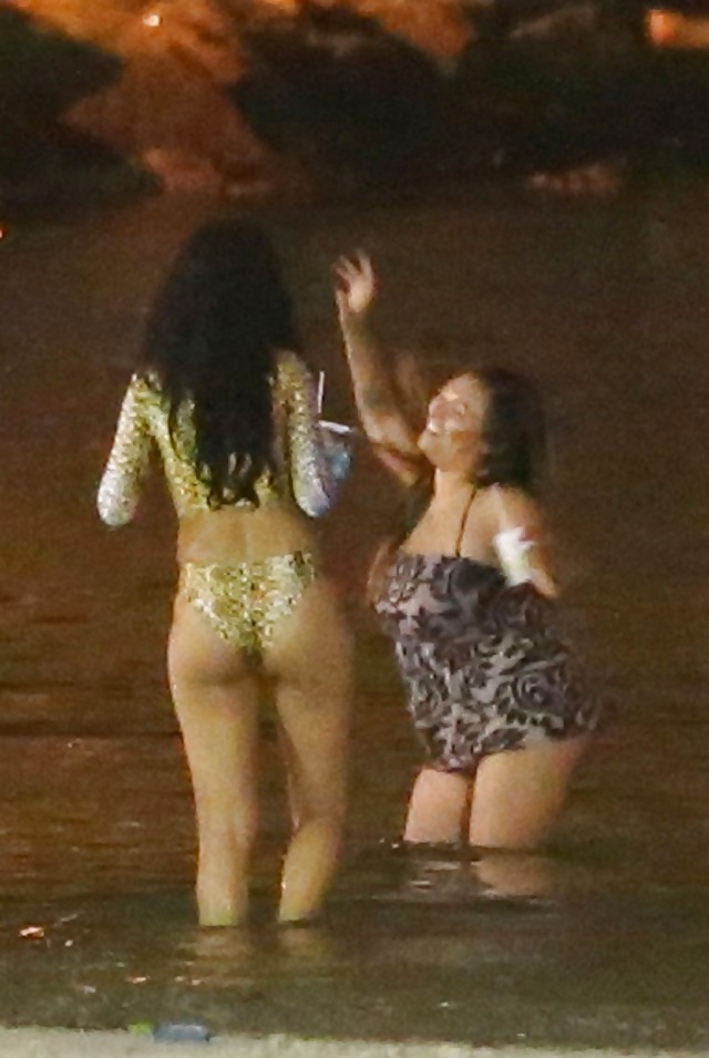 Rihanna Rio de Janeiro Bikini photos #28021308